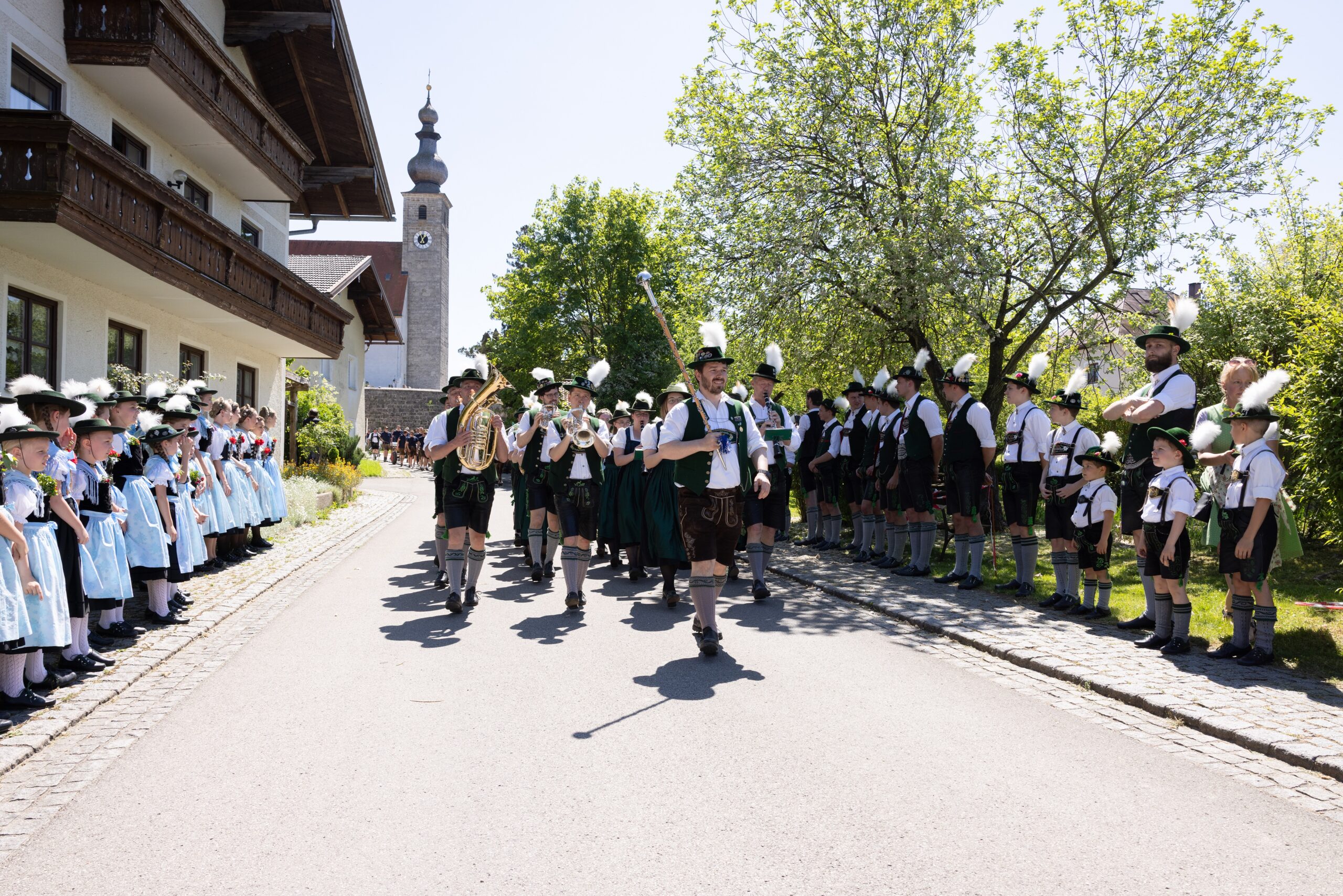 Törring_Maibaum-Aufstellen_2025_2D4A9393